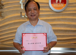 市民捐书30本 掀起捐书活动高潮