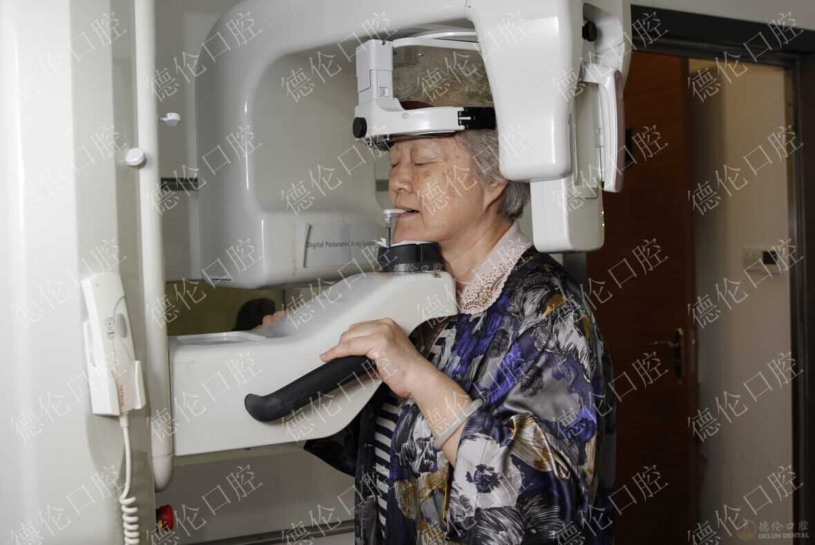 徐世同院长讲解德伦数字化种植技术